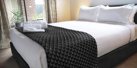 Lakeside Retreat & Business - Hotel NSW 3
