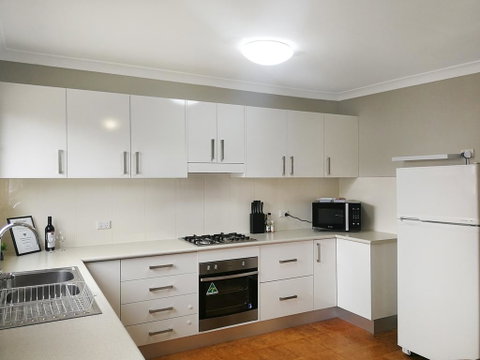 Large 5-Bedroom House With Wifi & Netflix Close To Taronga Western Plains Zoo - Hotel NSW 0