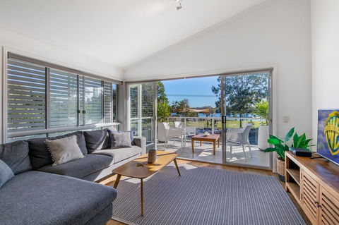 Lazy Days - Hotel NSW 1