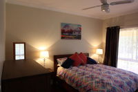 Book Mount George Accommodation Vacations Hotel NSW Hotel NSW