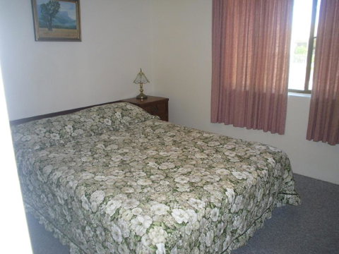Light, Airy 1st Floor Unit - Marbrin Close, Bellara - Hotel NSW 2