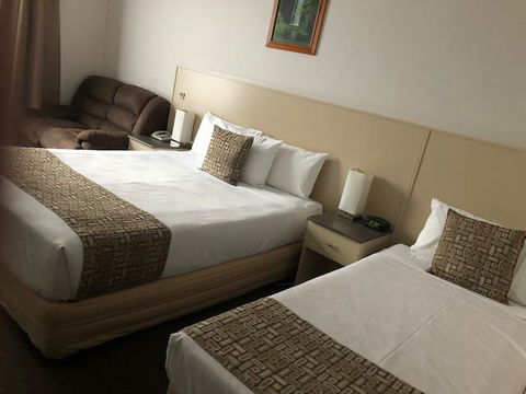 Lindy Lodge Motel - Hotel NSW 2