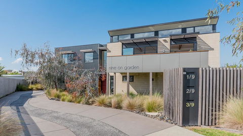 Luxe Townhouse - Linen/WiFi Included - Hotel NSW 0