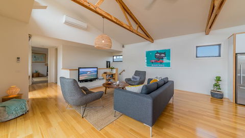 Luxe Townhouse - Linen/WiFi Included - Hotel NSW 3