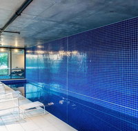 Luxury 2BR Yarra River Views WIFI-Netflix-Pool-Gym - Hotel NSW