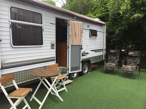 Luxury Caravan - Hotel NSW 3