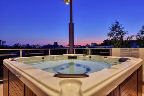 Luxury Darwin City Lights Jacuzzi Central Location Large House New Furnishings - Hotel NSW 3