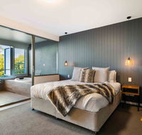 Luxury Spa Retreat with Ocean and Hinterland Views - Hotel NSW