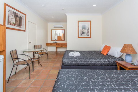 Mackay Rose Motel - Hotel NSW 2