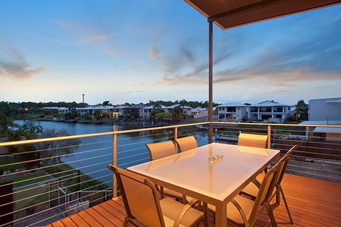 Marina Views Townhouse - Hotel NSW 1