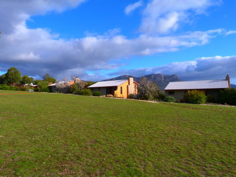 Meringa Springs - Hotel NSW 2