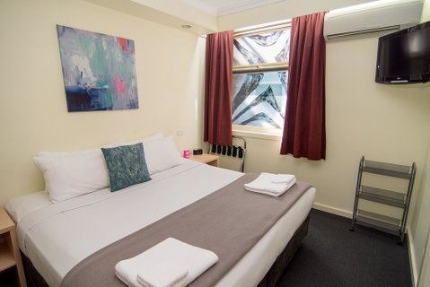 Miami Hotel Melbourne - Hotel NSW 1