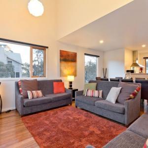 Mitchell-DPA - Hotel NSW 1