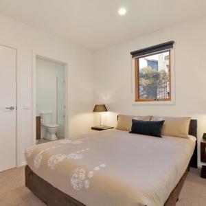 Mitchell-DPA - Hotel NSW 3