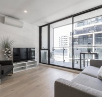 Modern  Bright 2BR Apt- Parking WIFI Pool  Gym - Hotel NSW