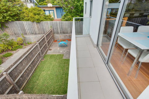 Modern McCrae Beauty - Hotel NSW 1