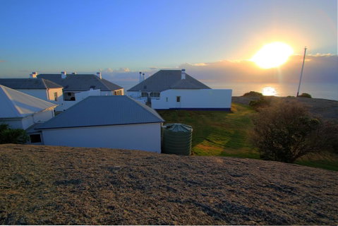 Montague Island Lighthouse - Hotel NSW 1