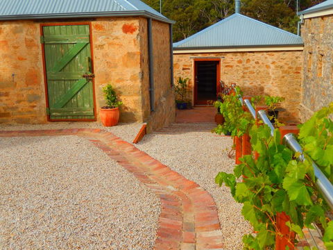 Morialta Barns - Hotel NSW 1