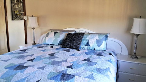 Must Love Dogs B&B & Self Contained Cottage - Hotel NSW 1