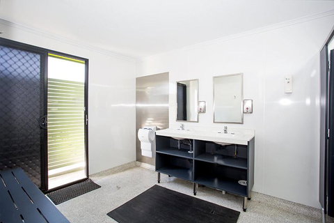Mycow Accommodation Mackay - Hotel NSW 1