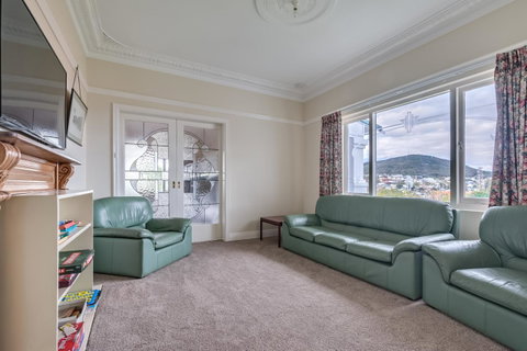 Serpentine Rose - Hotel NSW 11