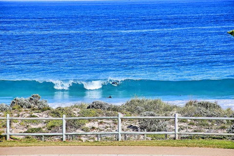 Beachfront @ Scarbs - Hotel NSW 13