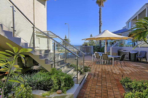 Beachfront @ Scarbs - Hotel NSW 4