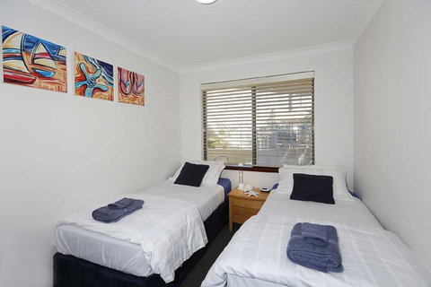 Beachfront @ Scarbs - Hotel NSW 8