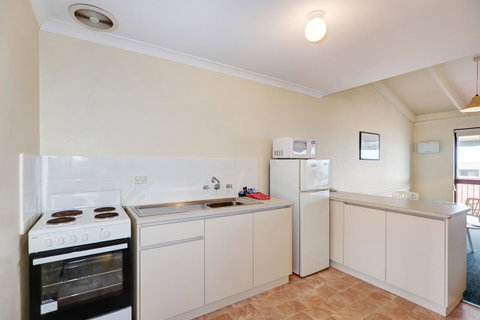 West Beach Lagoon 114 â€“ Ocean Views - Hotel NSW 5