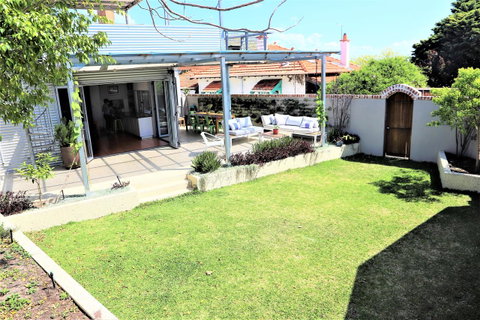 Fremantle Heritage Home For You To Enjoy! - Hotel NSW 13