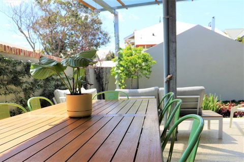 Fremantle Heritage Home For You To Enjoy! - Hotel NSW 5