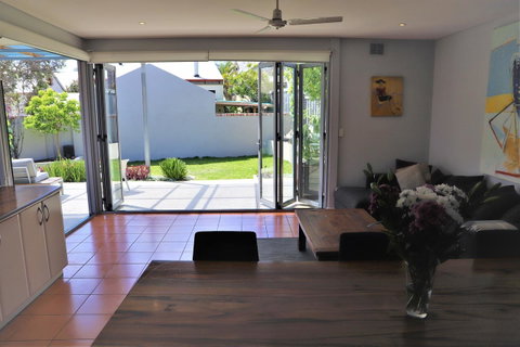 Fremantle Heritage Home For You To Enjoy! - Hotel NSW 11