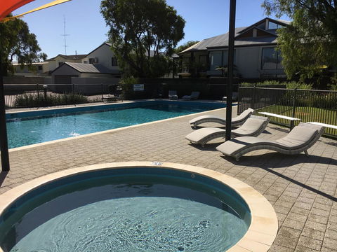 Geographe Bay Apartment - Hotel NSW 5