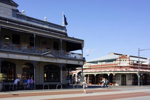 Suffolk House - Hotel NSW 20