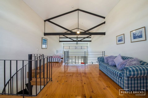 Spacious Central Townhouse - Hotel NSW 4