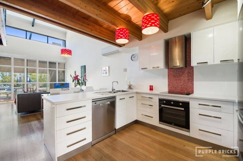 Spacious Central Townhouse - Hotel NSW 3