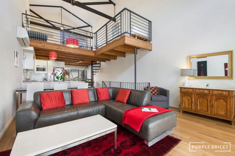 Spacious Central Townhouse - Hotel NSW 2