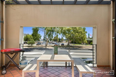 Spacious Central Townhouse - Hotel NSW 9