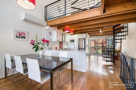 Spacious Central Townhouse - Hotel NSW 0
