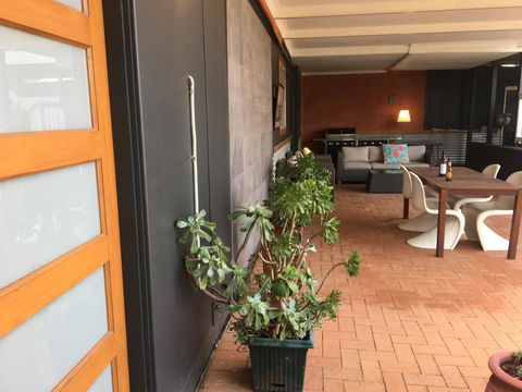 Esperance Central Accommodation - Hotel NSW 21