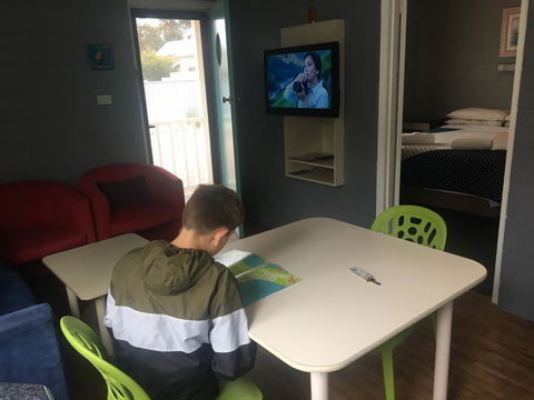 Esperance Central Accommodation - Hotel NSW 7