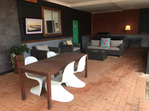 Esperance Central Accommodation - Hotel NSW 20