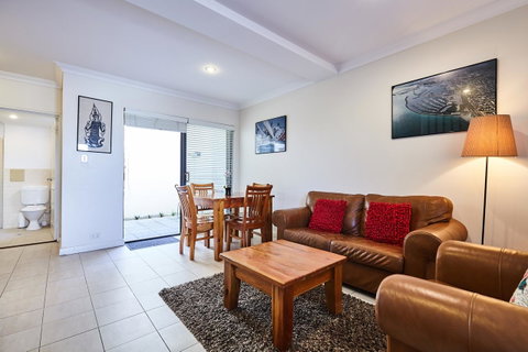 Fremantle Townhouse Unit 6 - Hotel NSW 1