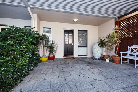 Fremantle Townhouse Unit 6 - Hotel NSW 11