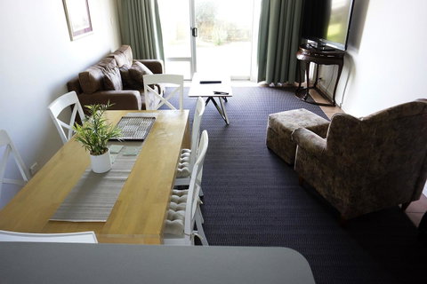 Oceanside 8 - Hotel NSW 2