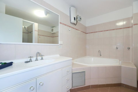 West Beach Lagoon 206 - Sleeps Three! Value!!! - Hotel NSW 10