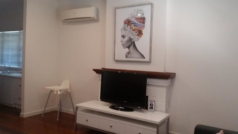 Leisurely Manor - Spacious Three Bedroom Home In Fremantle - Hotel NSW 6