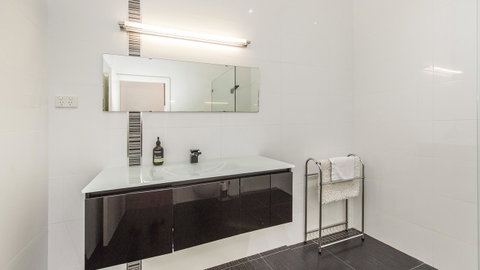 Leisurely Manor - Spacious Three Bedroom Home In Fremantle - Hotel NSW 18