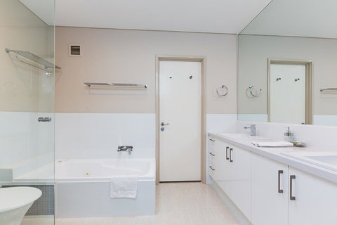 The White Pearl Penthouse - Hotel NSW 17