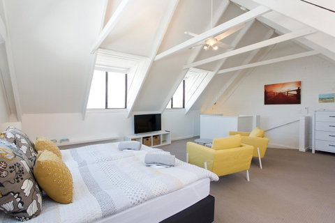 Monument Hill Townhouse - Fremantle - Hotel NSW 3